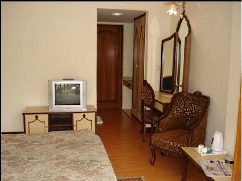 Zone Connect By The Park Mussoorie Hotell Exteriör bild